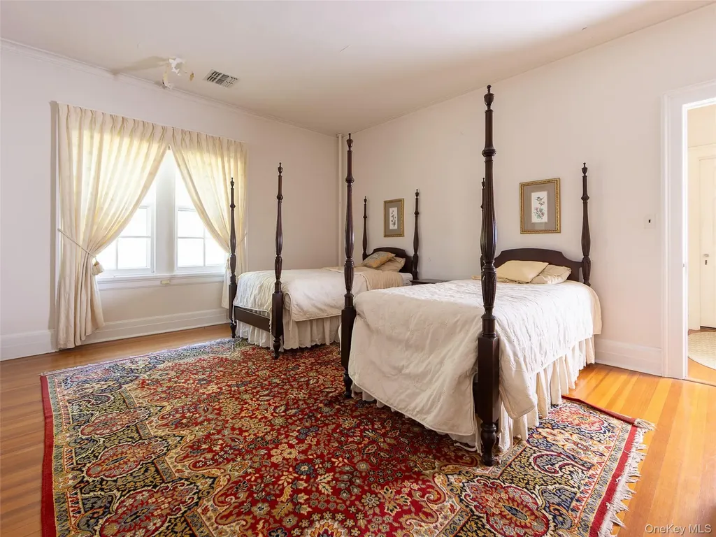 63 Colonial Avenue Warwick NY 10990