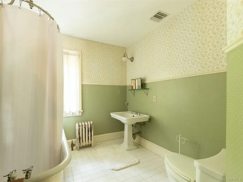63 Colonial Avenue Warwick NY 10990