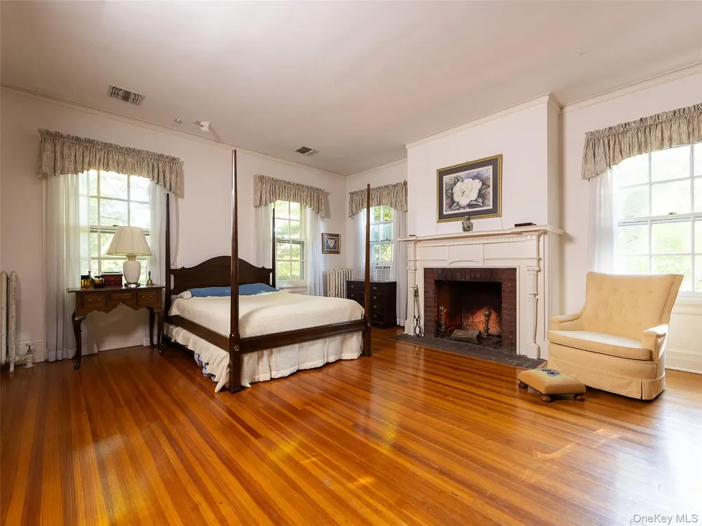 63 Colonial Avenue Warwick NY 10990