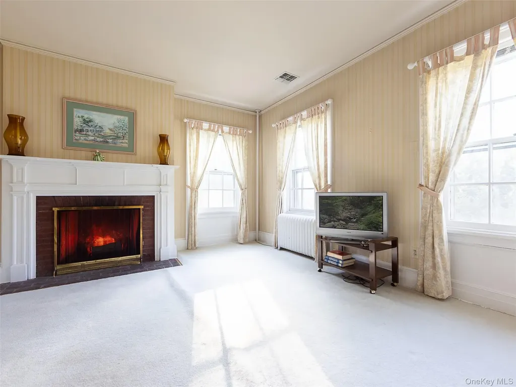63 Colonial Avenue Warwick NY 10990