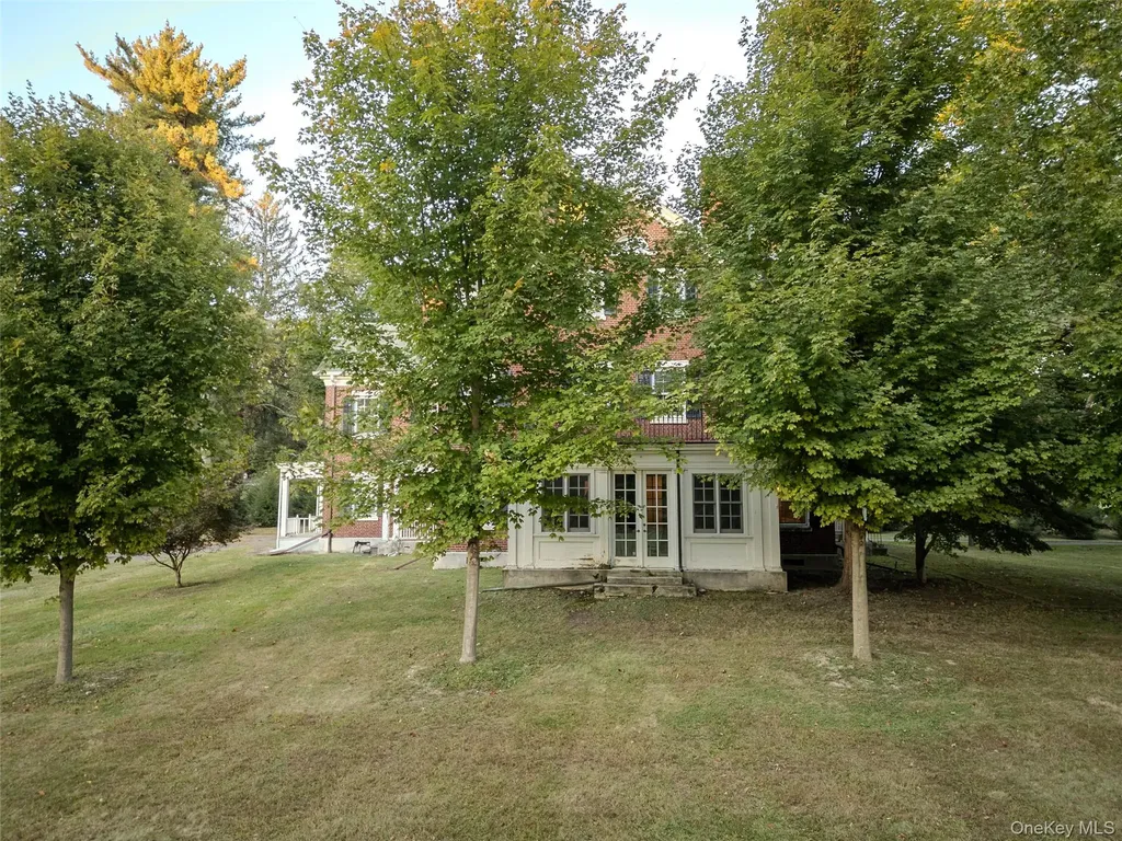 63 Colonial Avenue Warwick NY 10990
