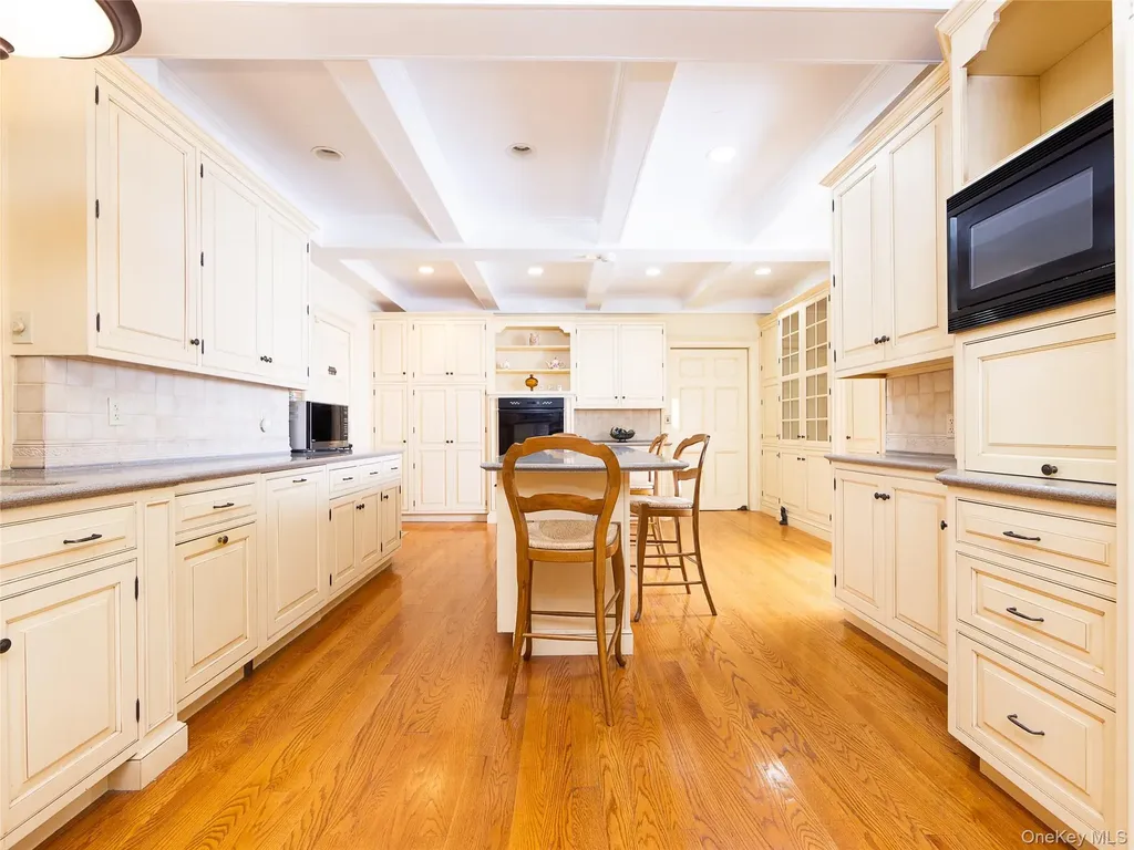 63 Colonial Avenue Warwick NY 10990