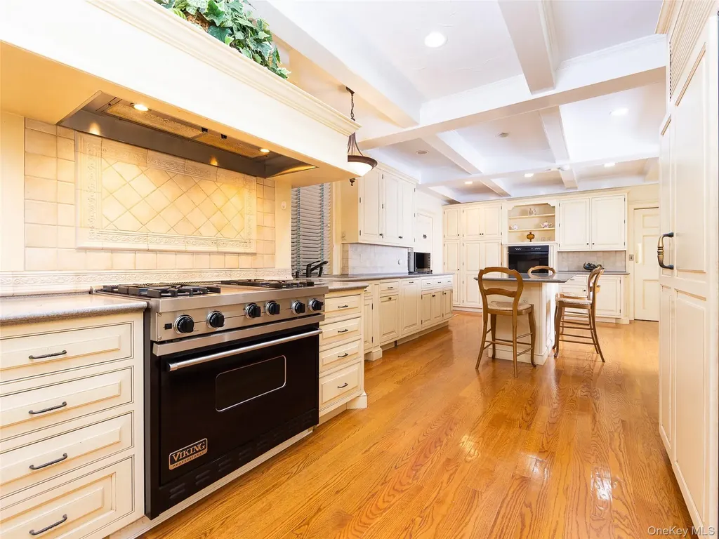 63 Colonial Avenue Warwick NY 10990