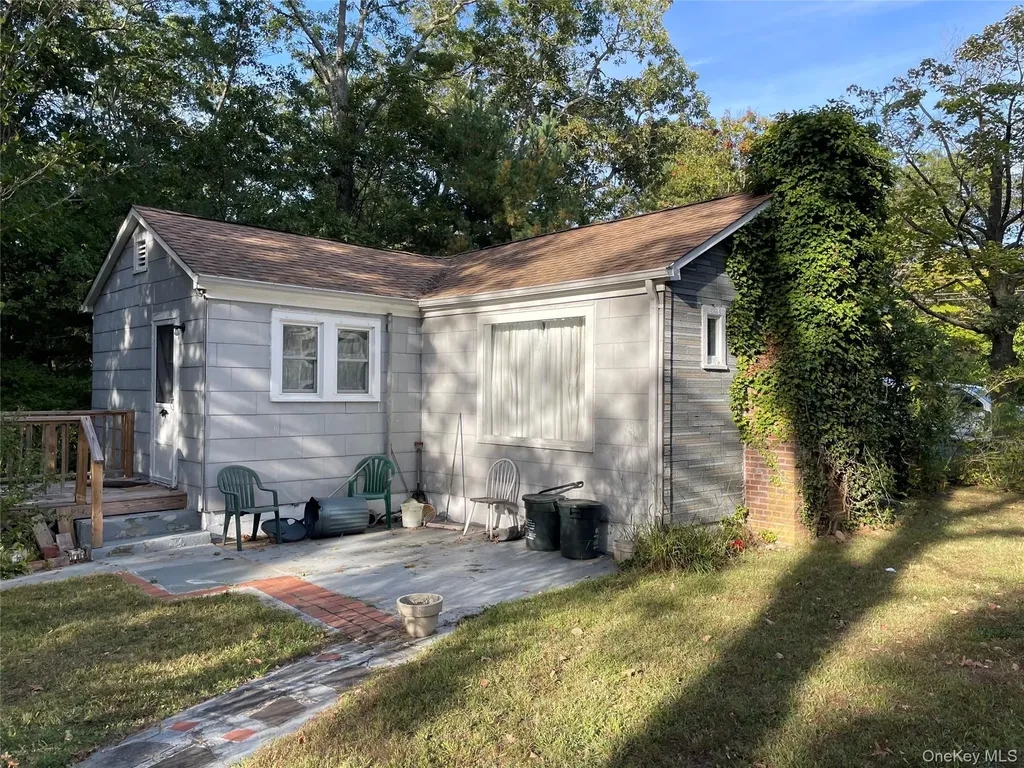 40 Fulton Avenue Mastic NY 11950