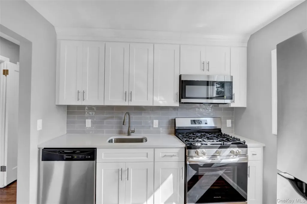 318 Vincent Avenue Lynbrook NY 11563