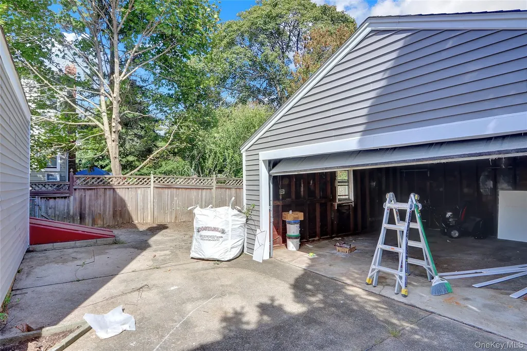 318 Vincent Avenue Lynbrook NY 11563