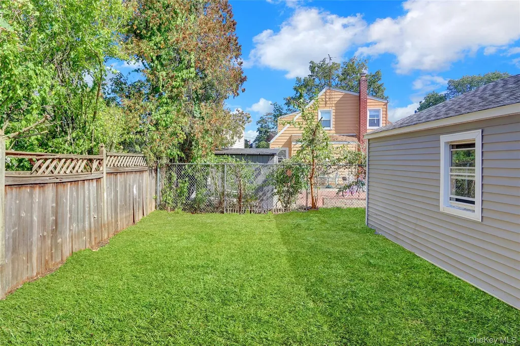318 Vincent Avenue Lynbrook NY 11563