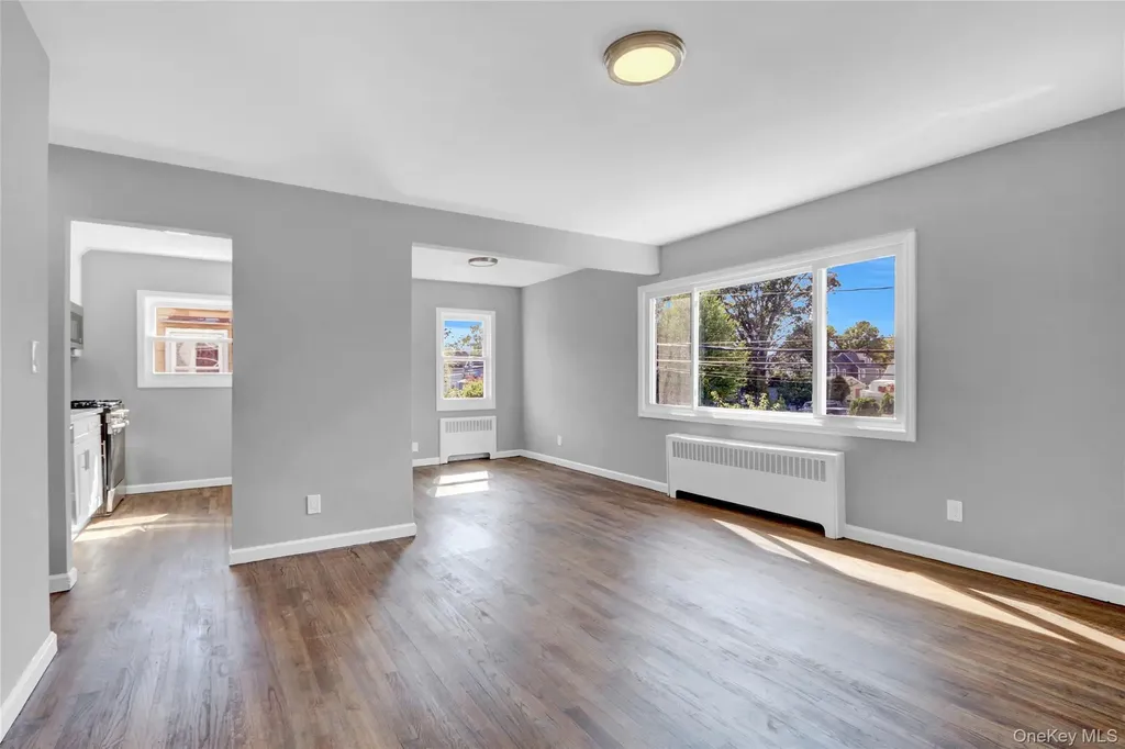 318 Vincent Avenue Lynbrook NY 11563