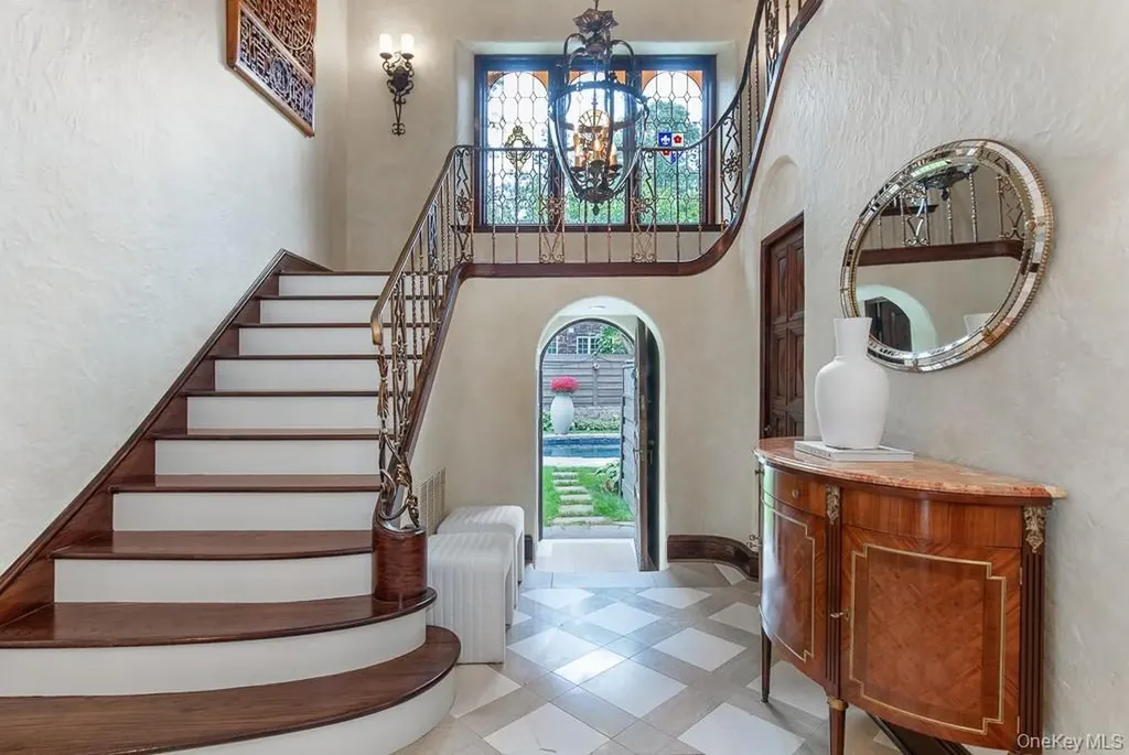 21 Hampshire Road Bronxville NY 10708