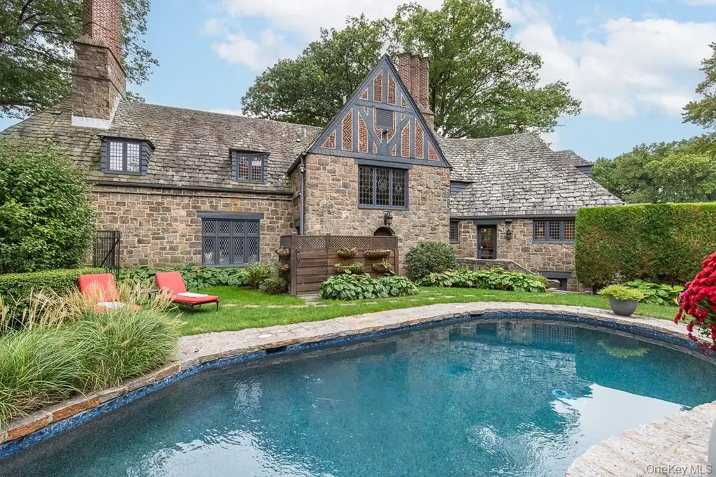 21 Hampshire Road Bronxville NY 10708