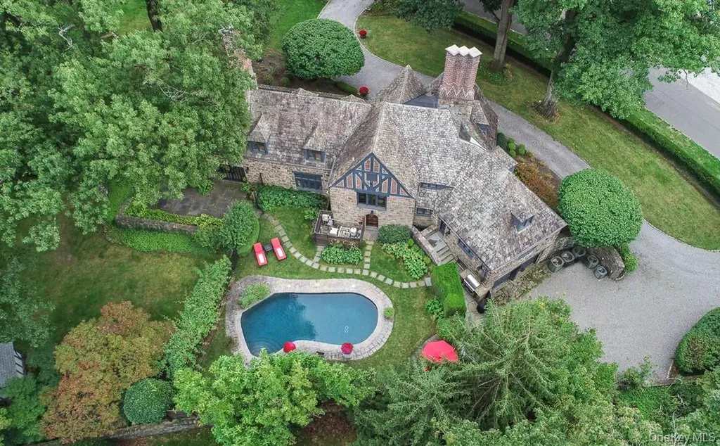 21 Hampshire Road Bronxville NY 10708