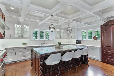 21 Hampshire Road Bronxville NY 10708