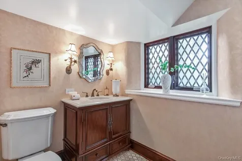 21 Hampshire Road Bronxville NY 10708