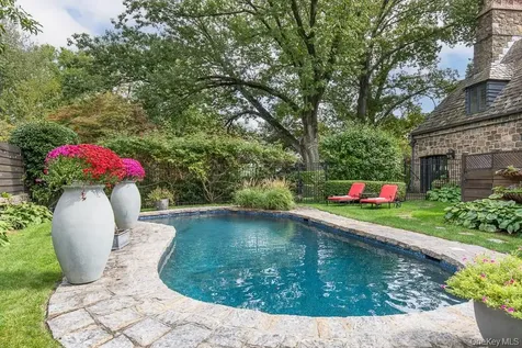 21 Hampshire Road Bronxville NY 10708