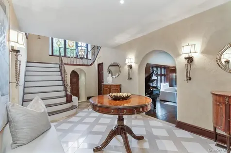 21 Hampshire Road Bronxville NY 10708