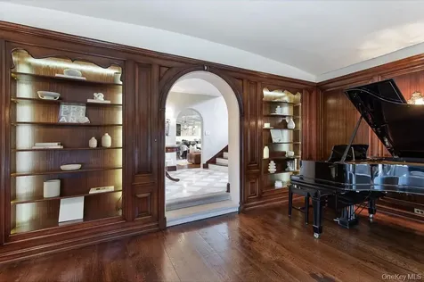 21 Hampshire Road Bronxville NY 10708