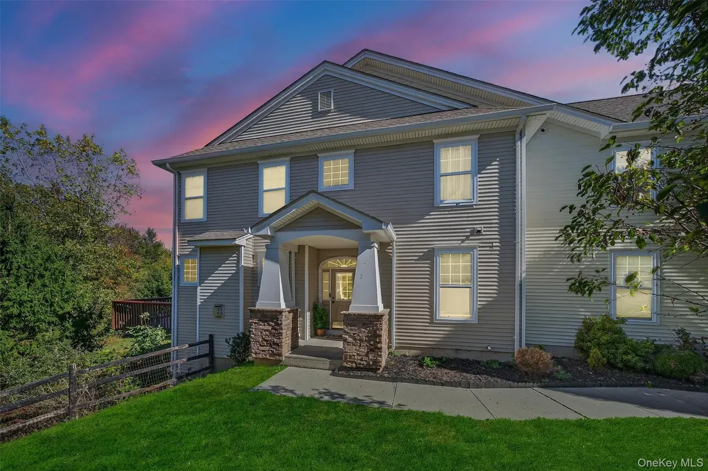 23 Avoncroft Lane Middletown NY 10940