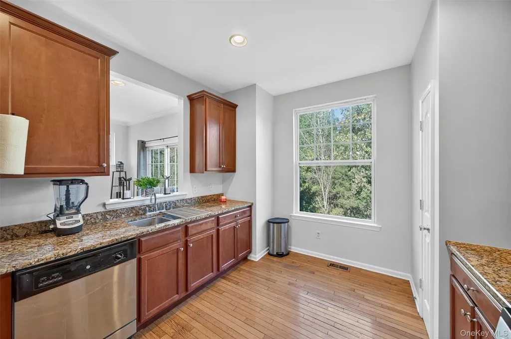 23 Avoncroft Lane Middletown NY 10940