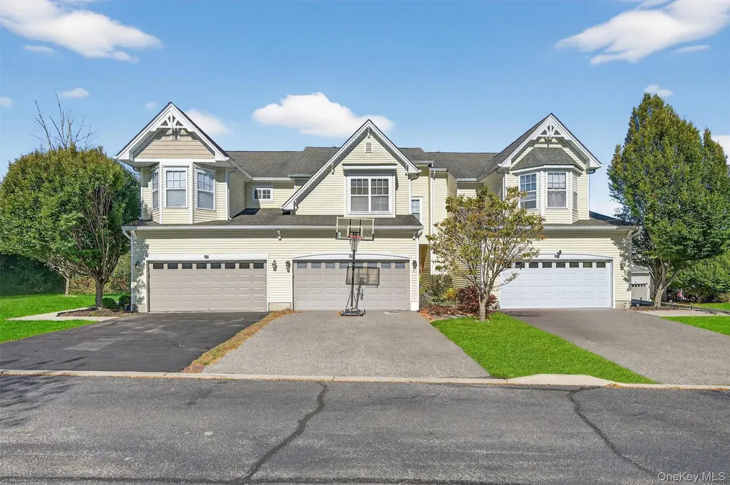 23 Avoncroft Lane Middletown NY 10940
