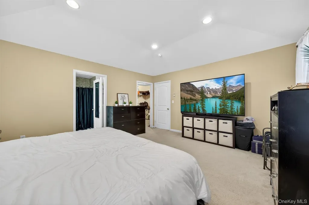 23 Avoncroft Lane Middletown NY 10940