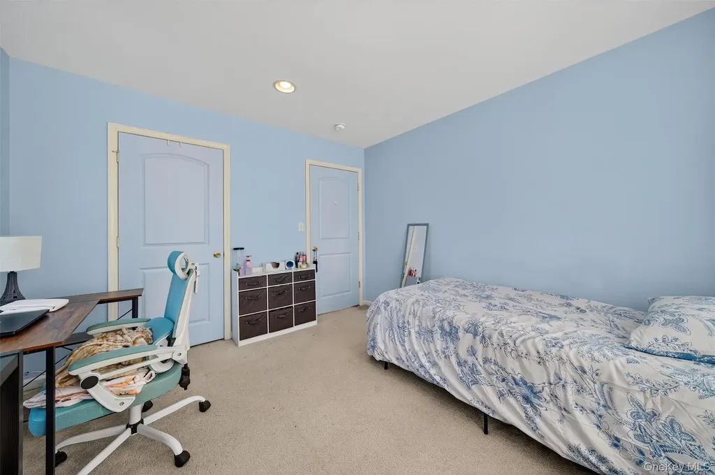 23 Avoncroft Lane Middletown NY 10940