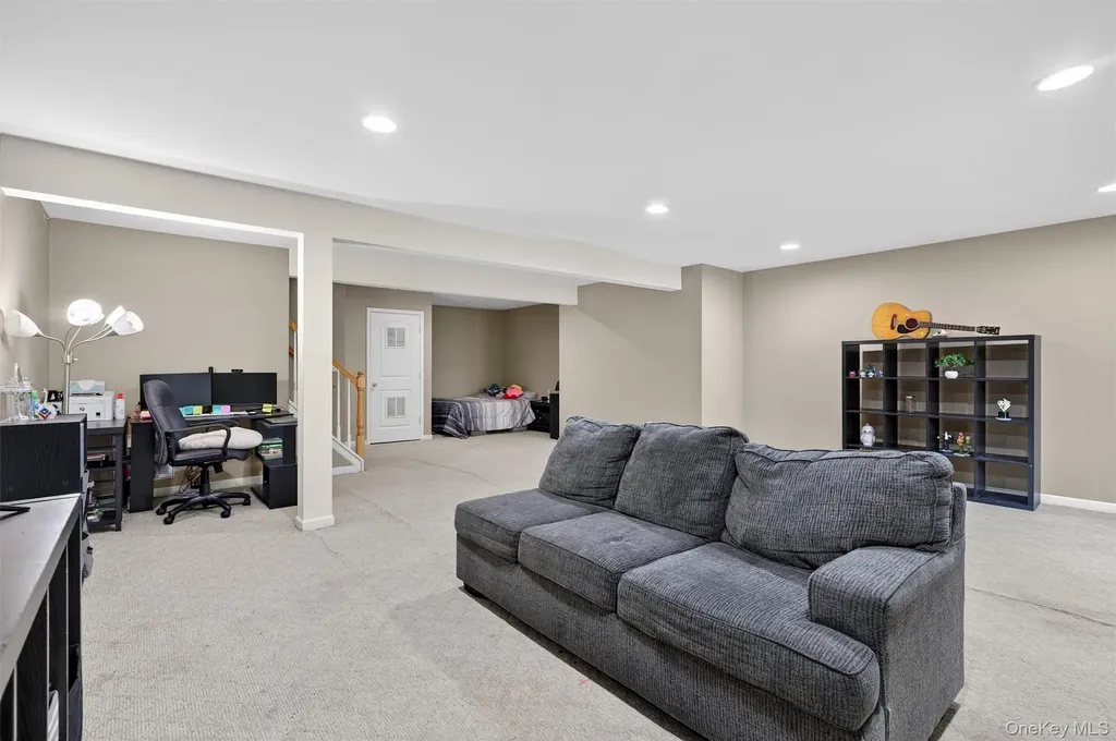 23 Avoncroft Lane Middletown NY 10940