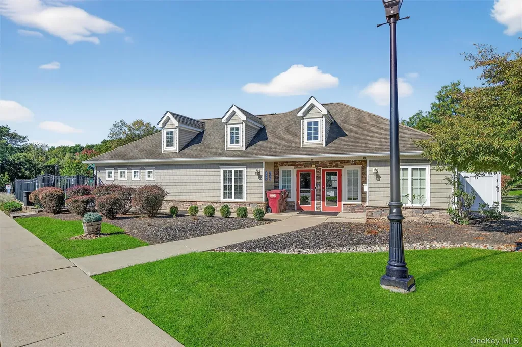 23 Avoncroft Lane Middletown NY 10940