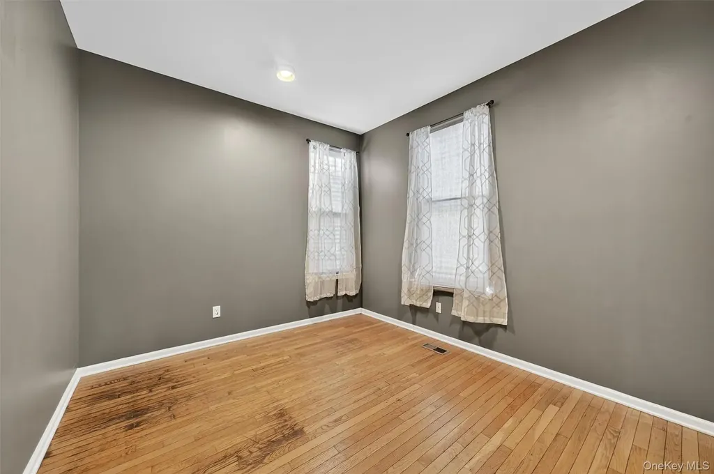 23 Avoncroft Lane Middletown NY 10940