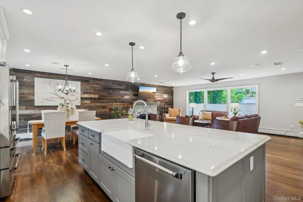 33 Scudders Lane Glen Head NY 11545