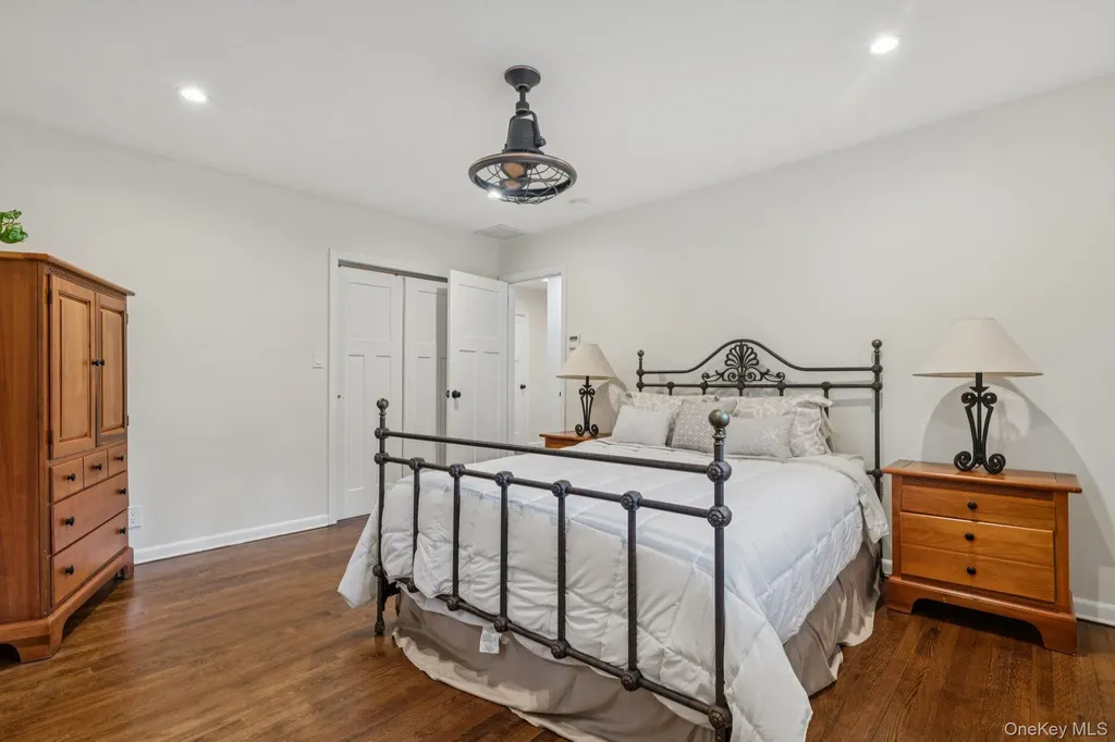 33 Scudders Lane Glen Head NY 11545