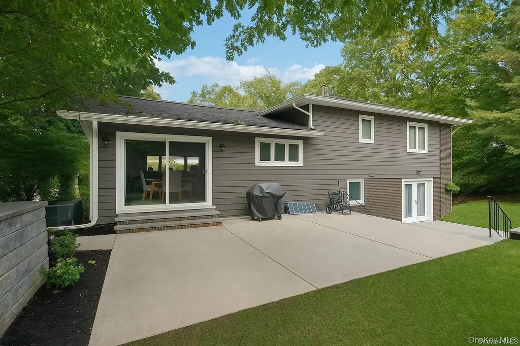 33 Scudders Lane Glen Head NY 11545