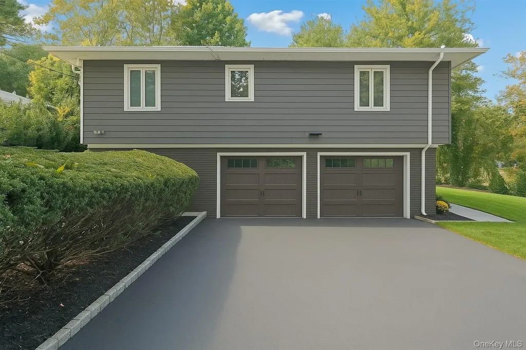 33 Scudders Lane Glen Head NY 11545