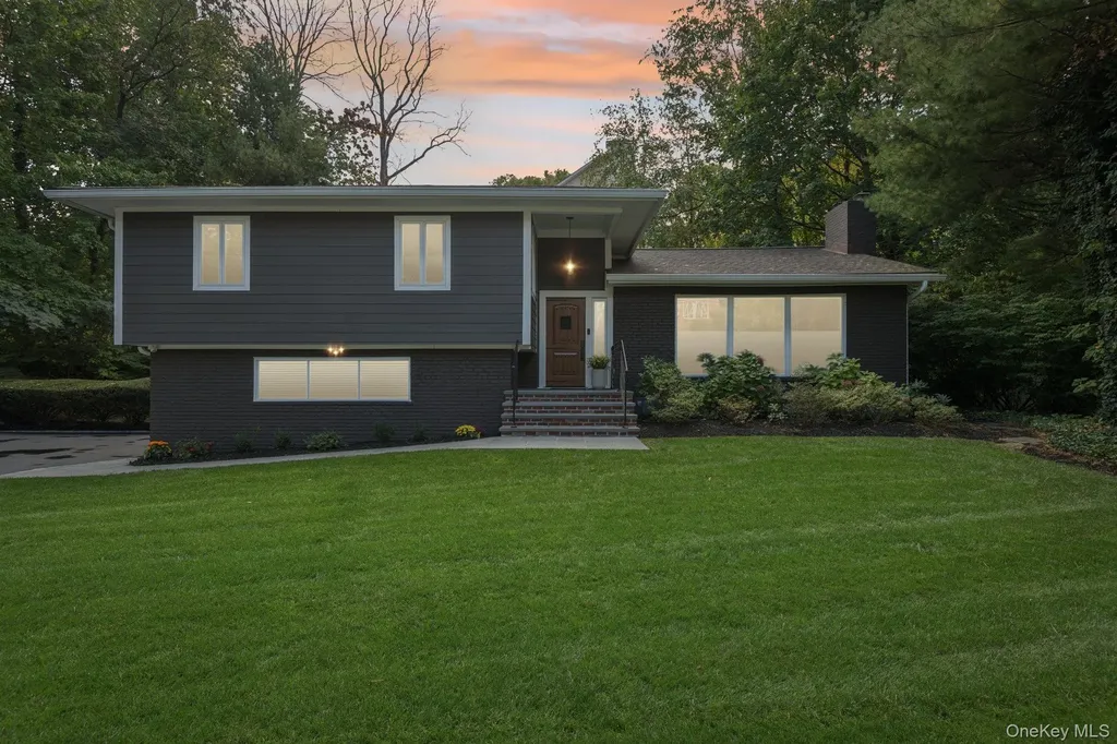 33 Scudders Lane Glen Head NY 11545