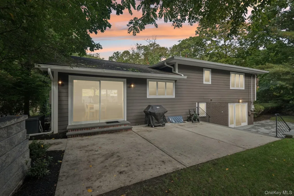 33 Scudders Lane Glen Head NY 11545