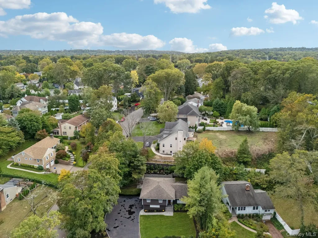 33 Scudders Lane Glen Head NY 11545