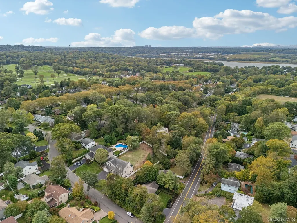 33 Scudders Lane Glen Head NY 11545