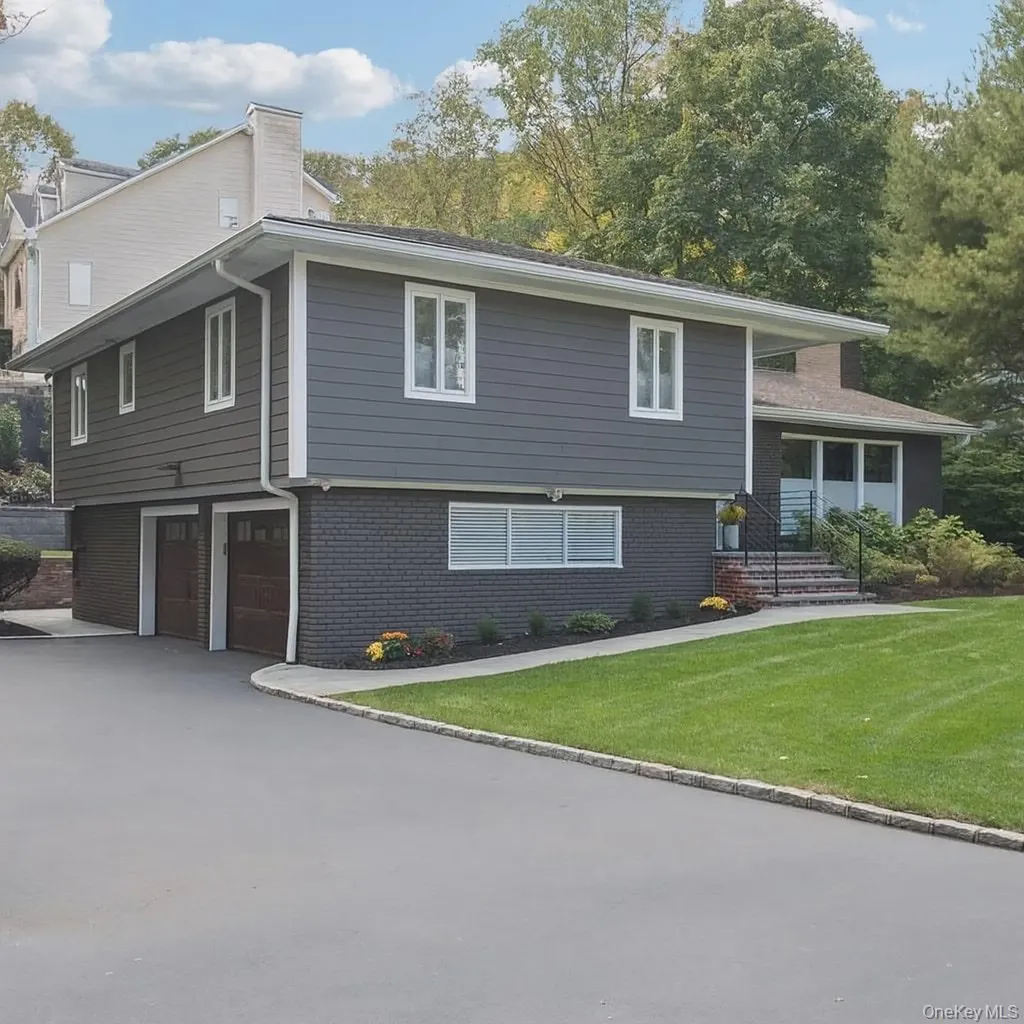 33 Scudders Lane Glen Head NY 11545