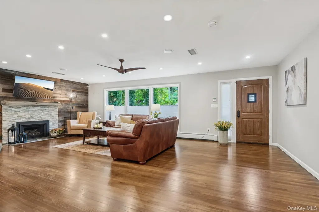 33 Scudders Lane Glen Head NY 11545