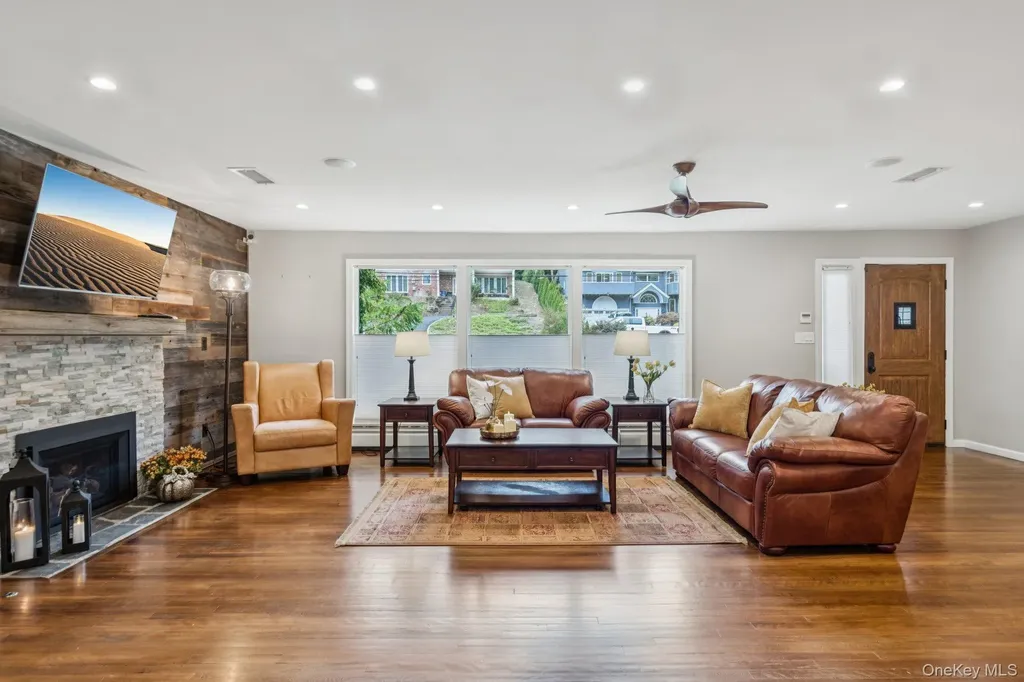 33 Scudders Lane Glen Head NY 11545