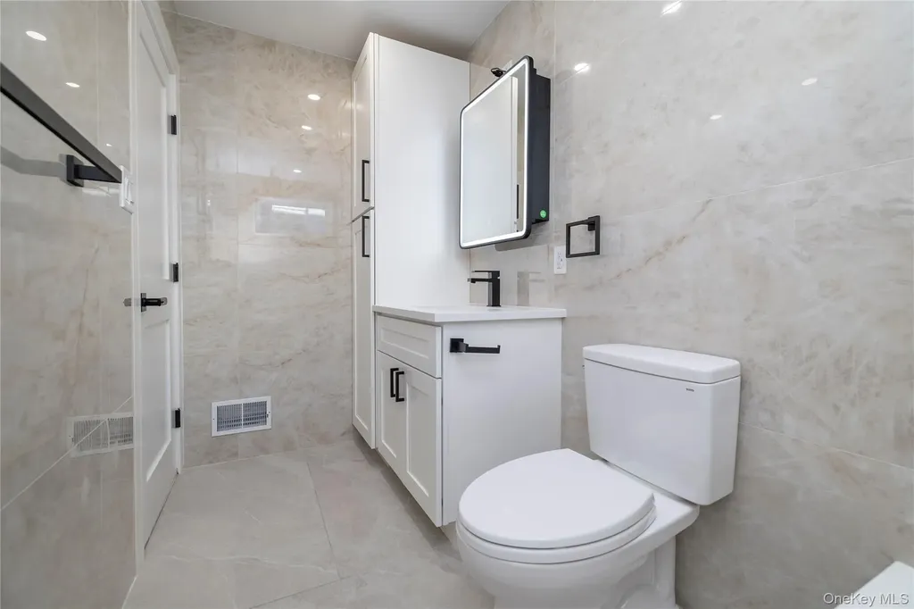 35 Ostend Road Island Park NY 11558