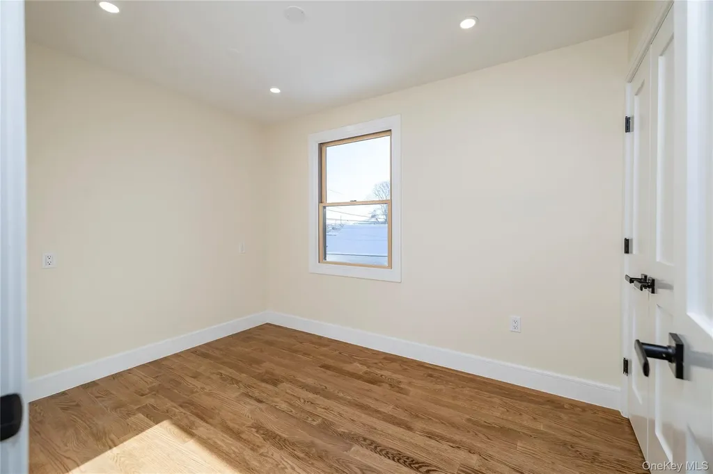 35 Ostend Road Island Park NY 11558