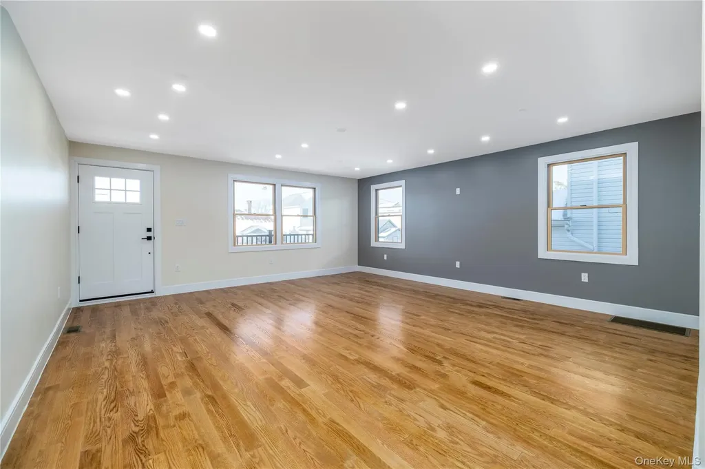 35 Ostend Road Island Park NY 11558