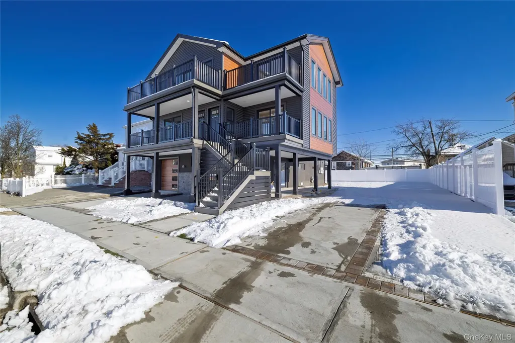 35 Ostend Road Island Park NY 11558