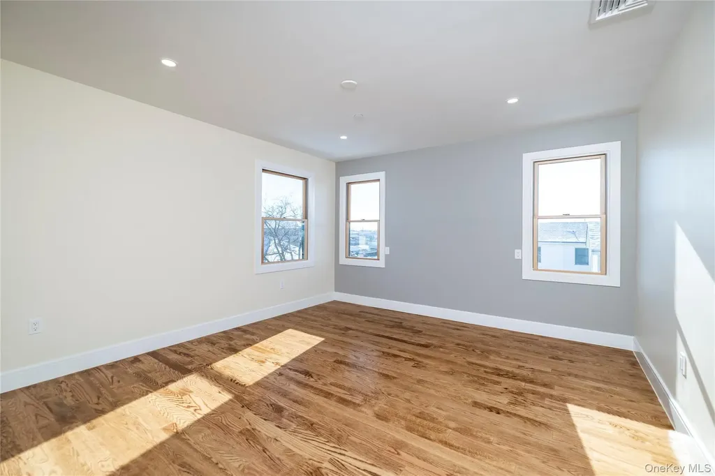 35 Ostend Road Island Park NY 11558