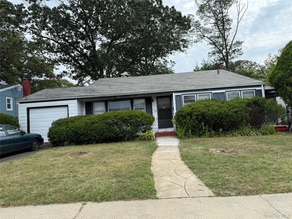 338 E Clinton Avenue Roosevelt NY 11575