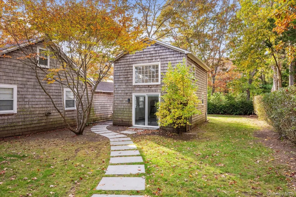 17 N Bishop Lane Southampton NY 11968