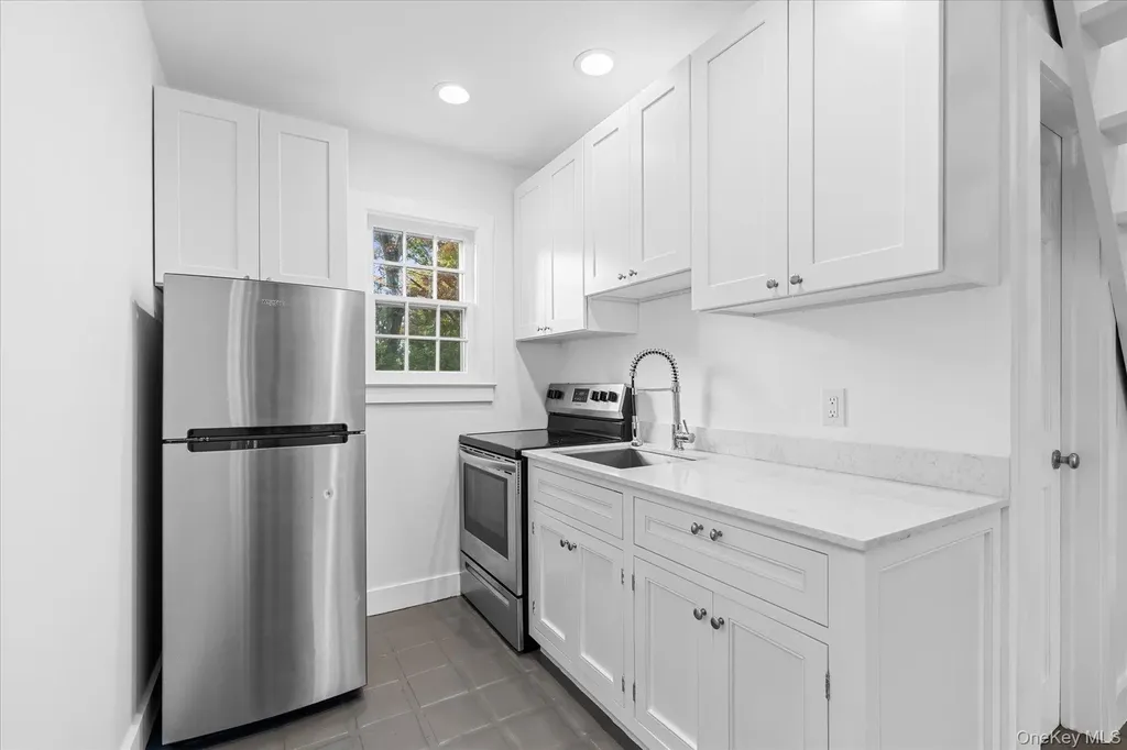 17 N Bishop Lane Southampton NY 11968