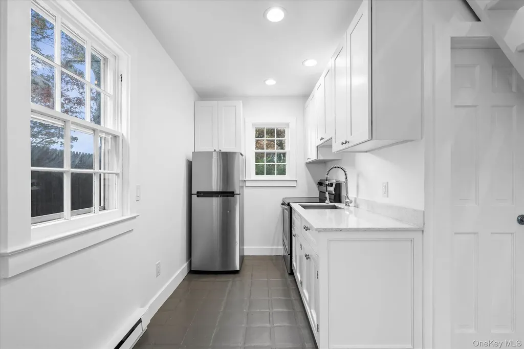 17 N Bishop Lane Southampton NY 11968