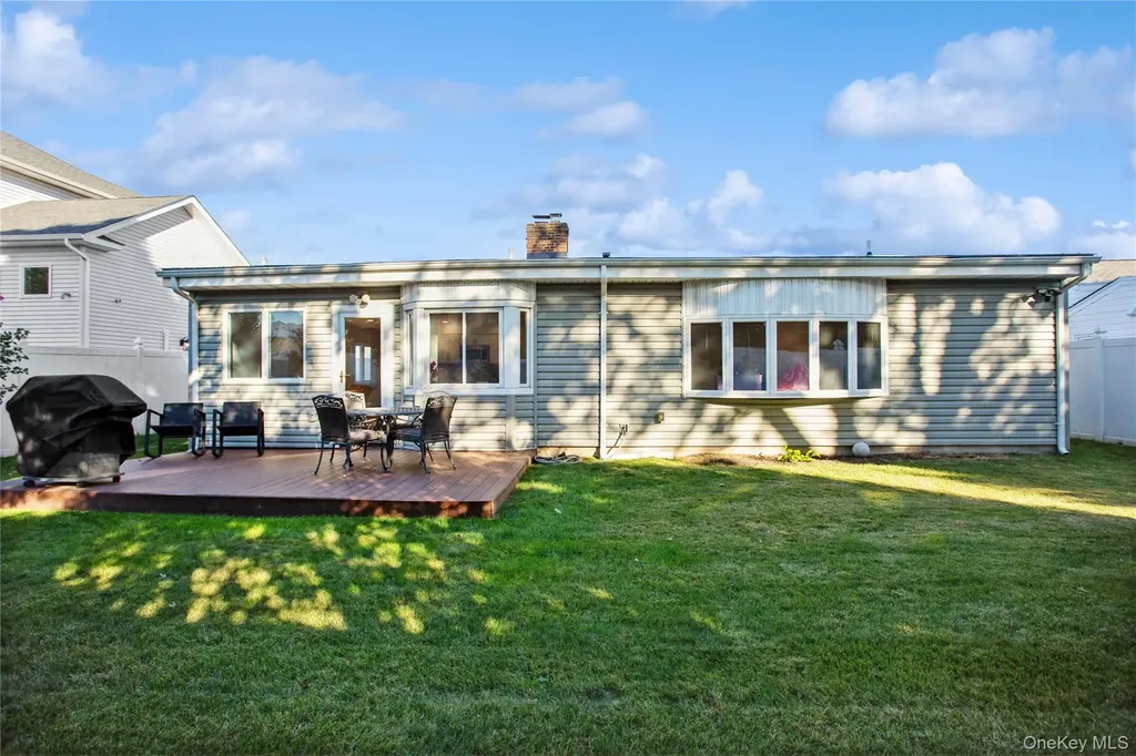 110 Hampton Way Merrick NY 11566