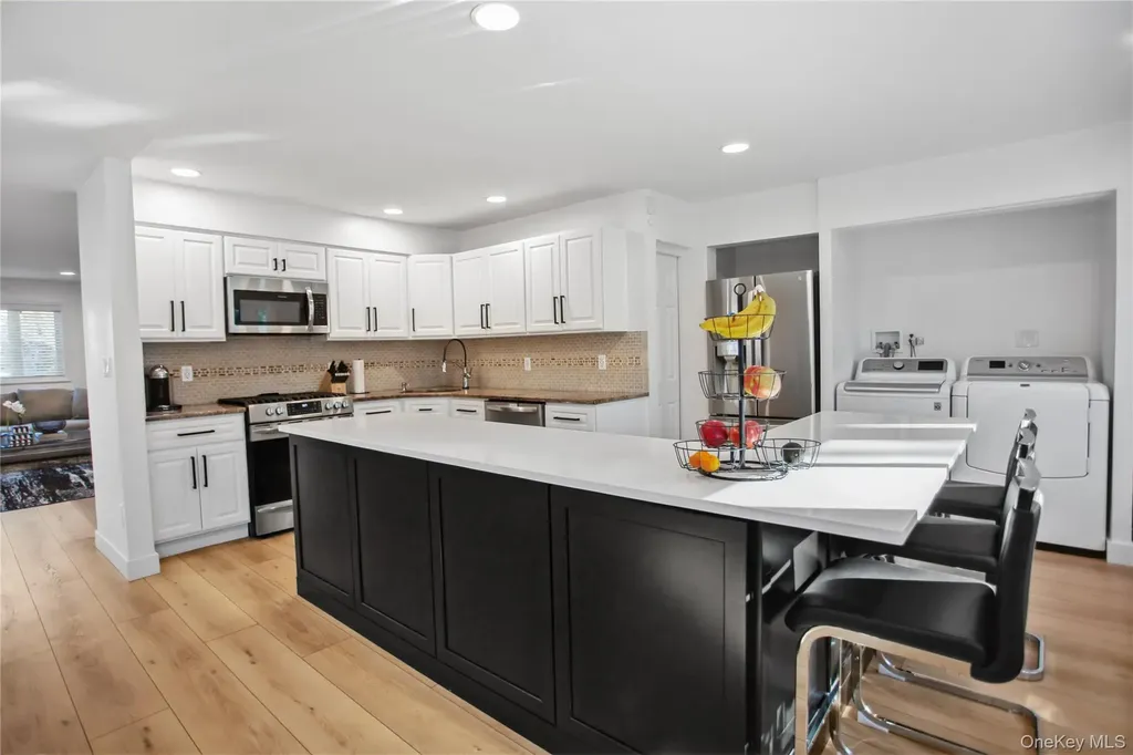 110 Hampton Way Merrick NY 11566